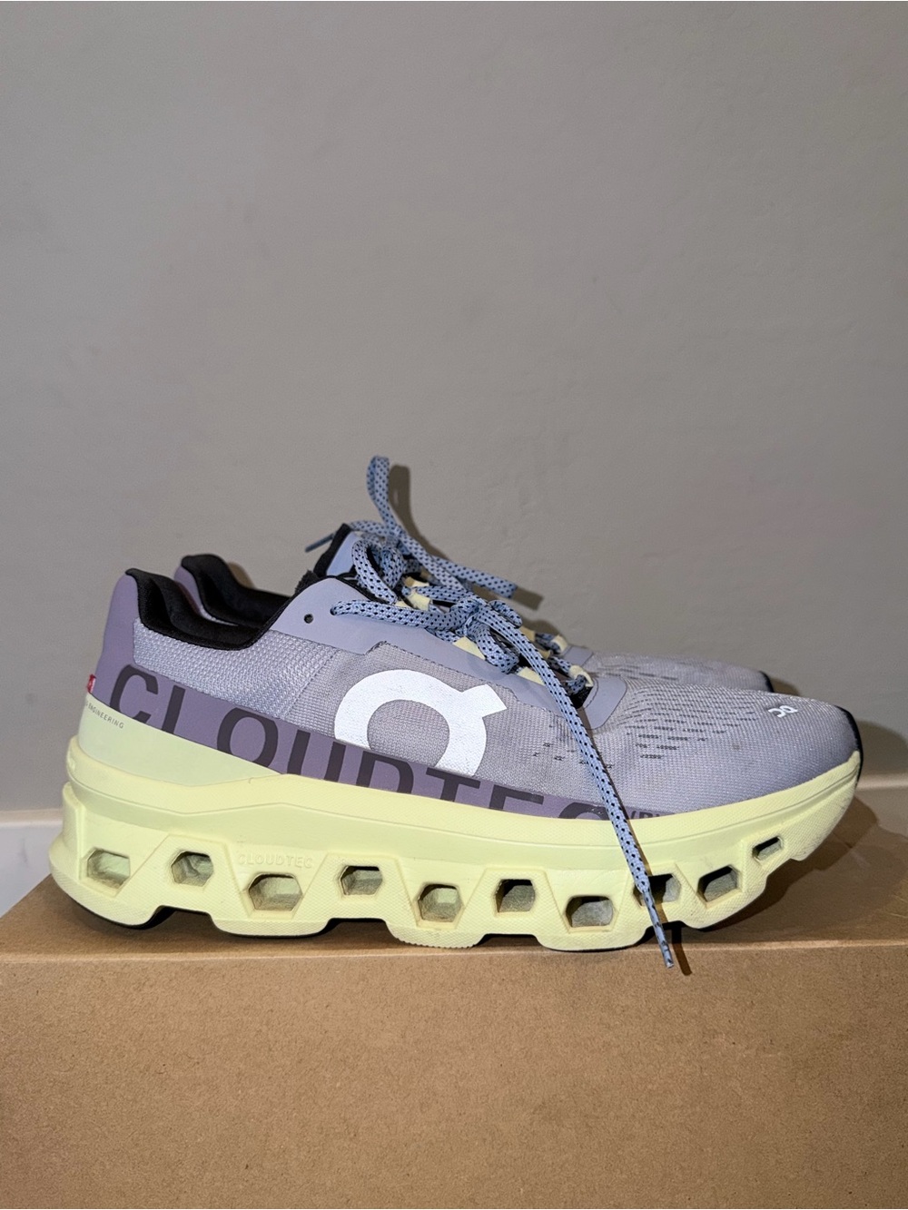 On Running Cloudmonster Athletic Sneakers blue with lime Sole size 11